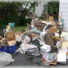 По законодательству РФ, строительный мусор, запрещено сбрасывать в стандартные мусорные баки